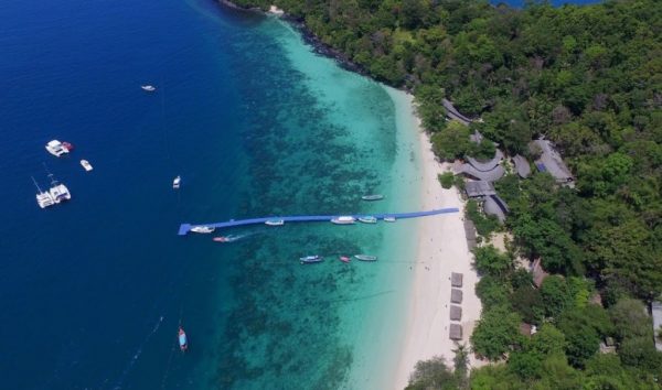 เกาะเฮ Coral island