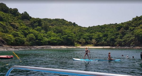 เกาะไม้ท่อน maiton island